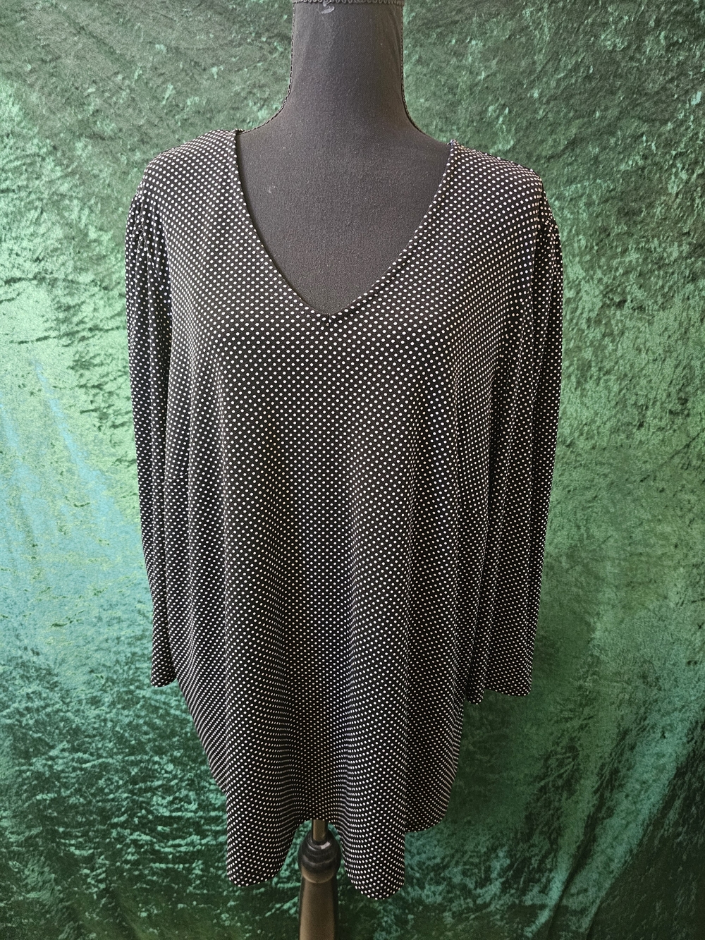 ADRIANNA PAPELL 2X Polka Dot V-Neck 3/4 Sleeve Top - Black/White Feminine